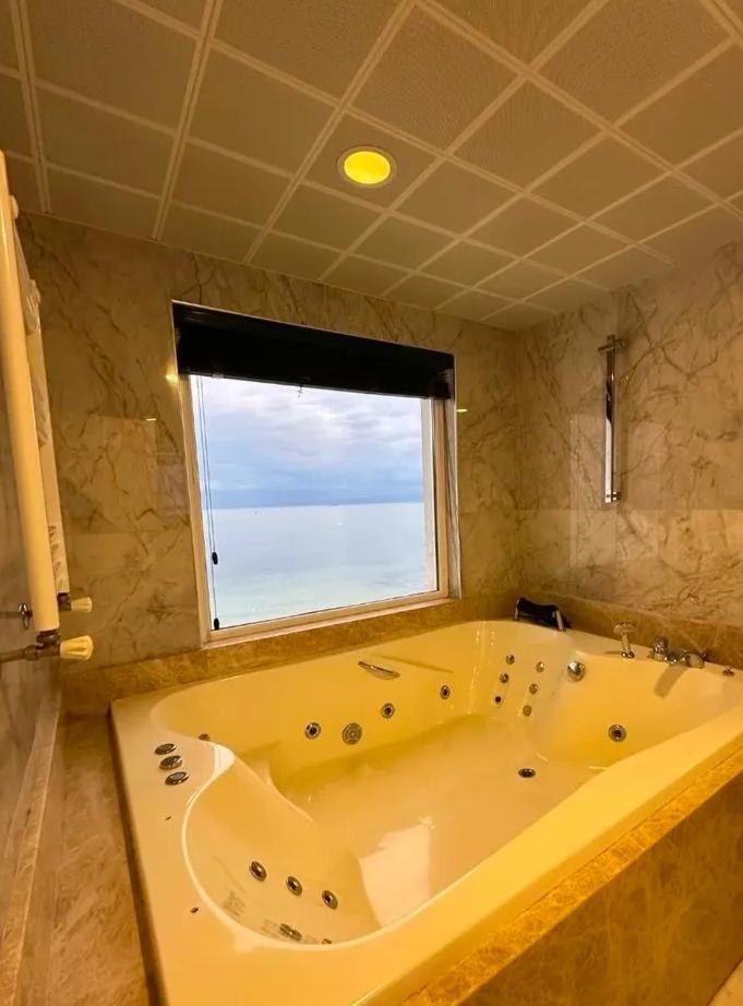Beyaz Ev Otel Restaurant Eskiomerler Bagian luar foto